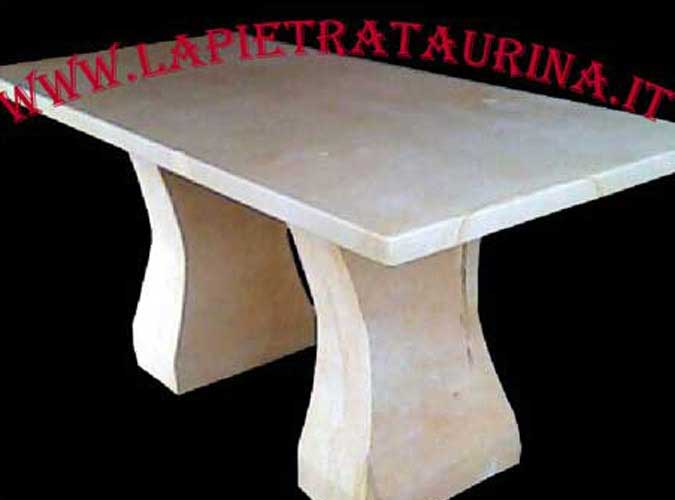 Tavoli in pietra