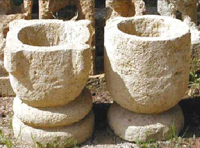 vasi in pietra per giardino