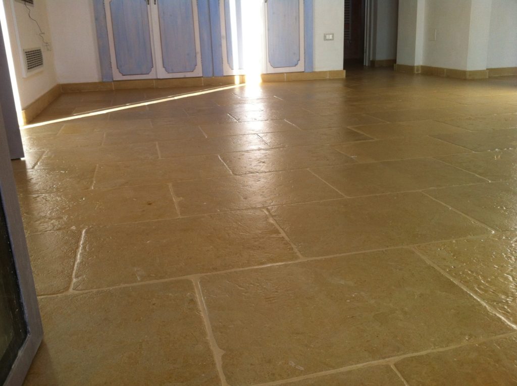 Pavimenti in pietra taurina