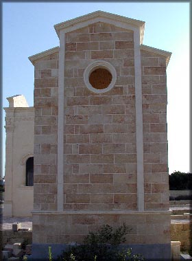 Arredo cappella e tomba cimiteriale