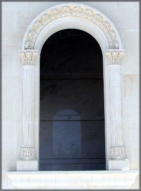 Costruzione, addobbi e decorazioni di cappelle