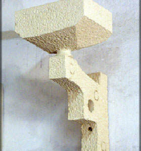 lampada in pietra leccese