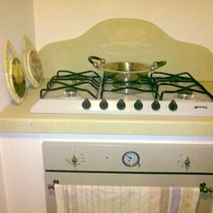 Cucina in muratura con top in pietra