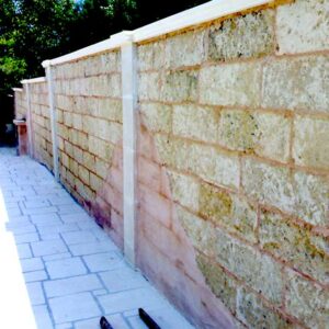 Recinzione in pietra per ville con giardino