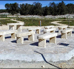 Panchine in pietra per arredo urbano