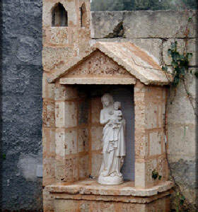 Edicola votiva in pietra per giardini