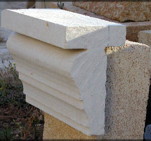 Cornicione in pietra