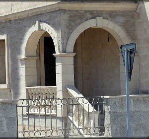 Rivestimento per la costruzione di archi in pietra