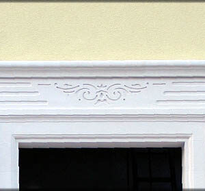 trave scolpita per finestre