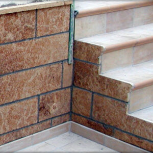 Rivestimento per zoccolatura in carparo rosso