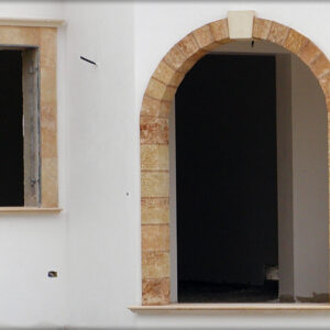 Rivestimento per portoncino in carparo