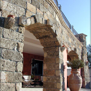 Rivestimento in tufo vecchio per masserie